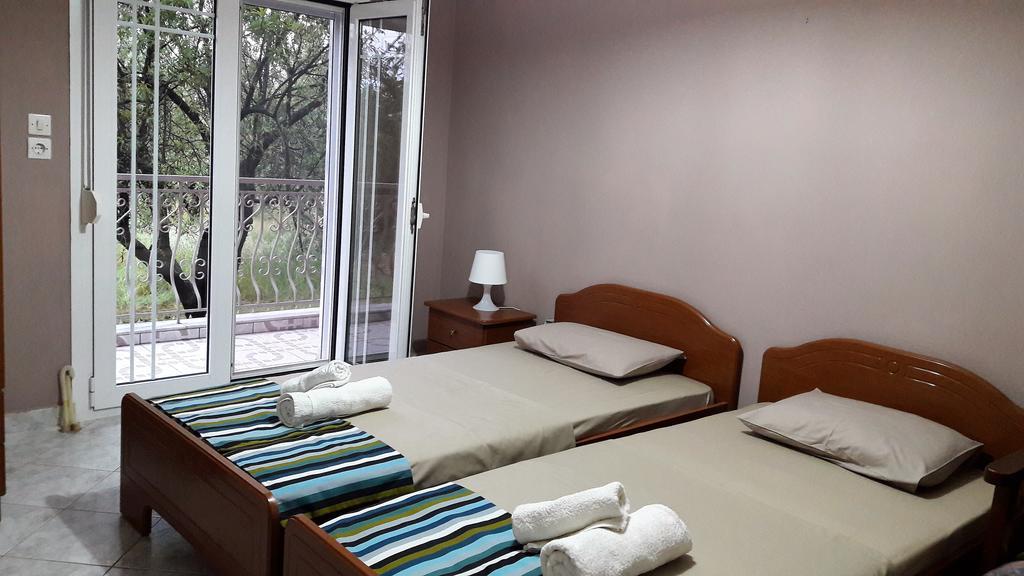 Villa Eleni โอฟรีนีออน ภายนอก รูปภาพ